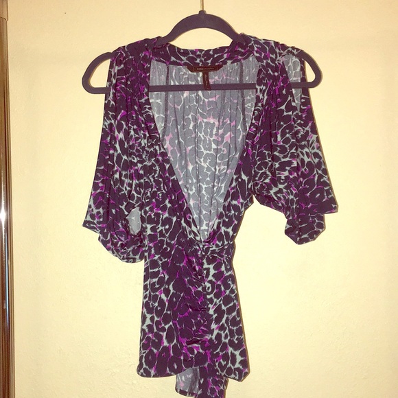 BCBG Blouse, cross body with slit sleeves - Picture 1 of 1